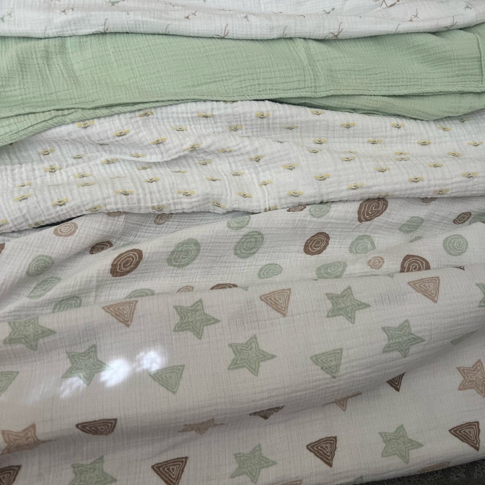 Aden+ Anais muslin swaddles 5 total